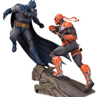 BATMAN VS DEATHSTROKE BATTLE STATUE